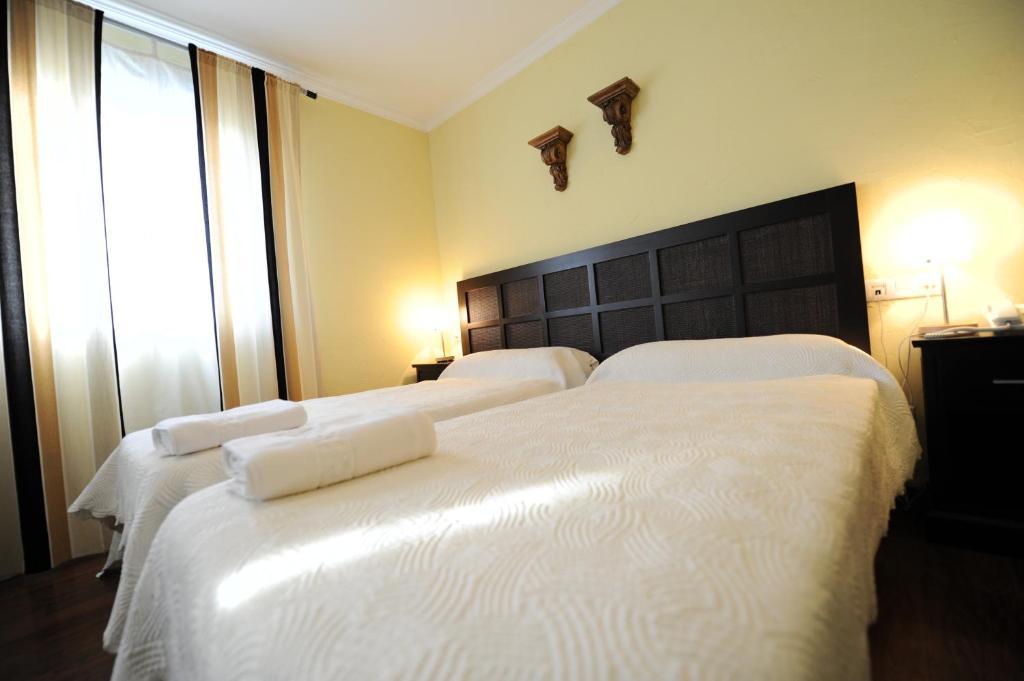 Hotel Montearoma Valverde del Camino Room photo