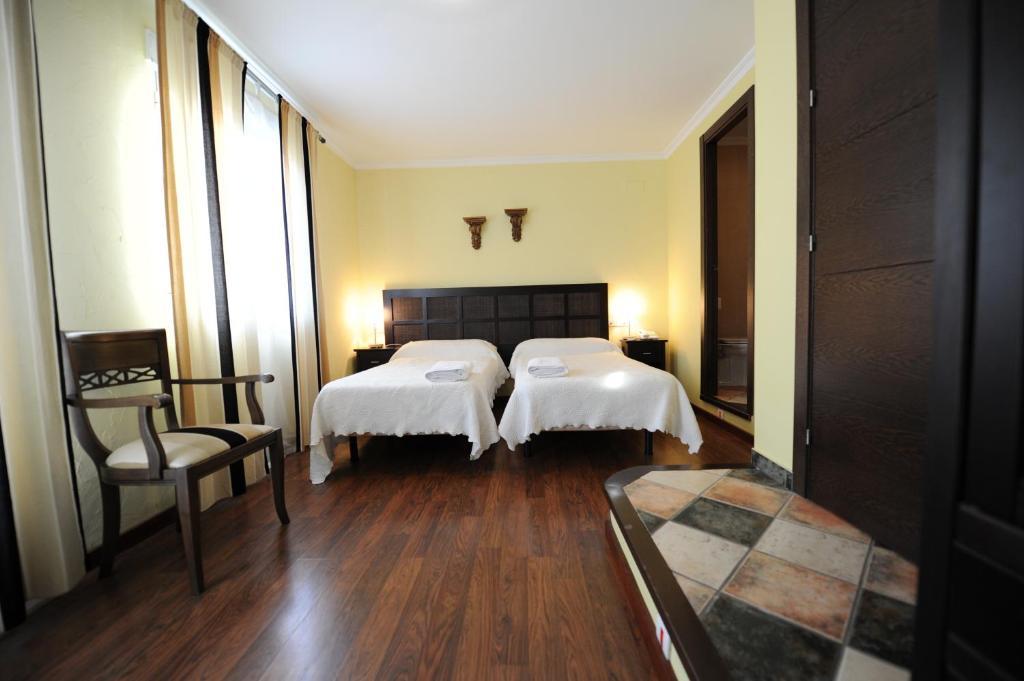 Hotel Montearoma Valverde del Camino Room photo