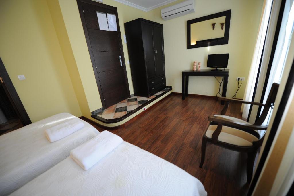 Hotel Montearoma Valverde del Camino Room photo