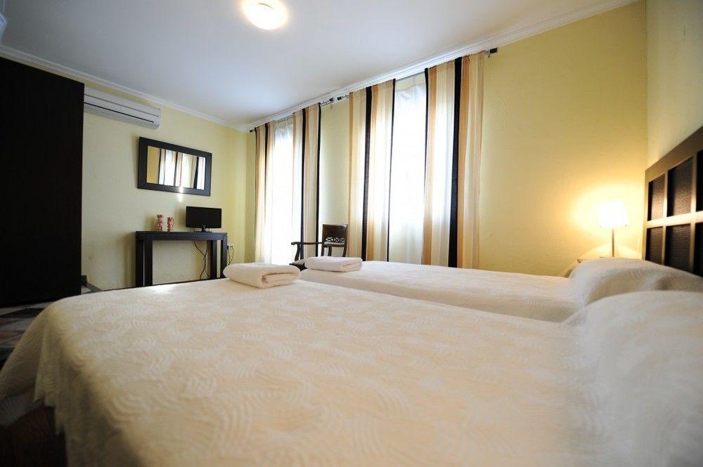 Hotel Montearoma Valverde del Camino Exterior photo