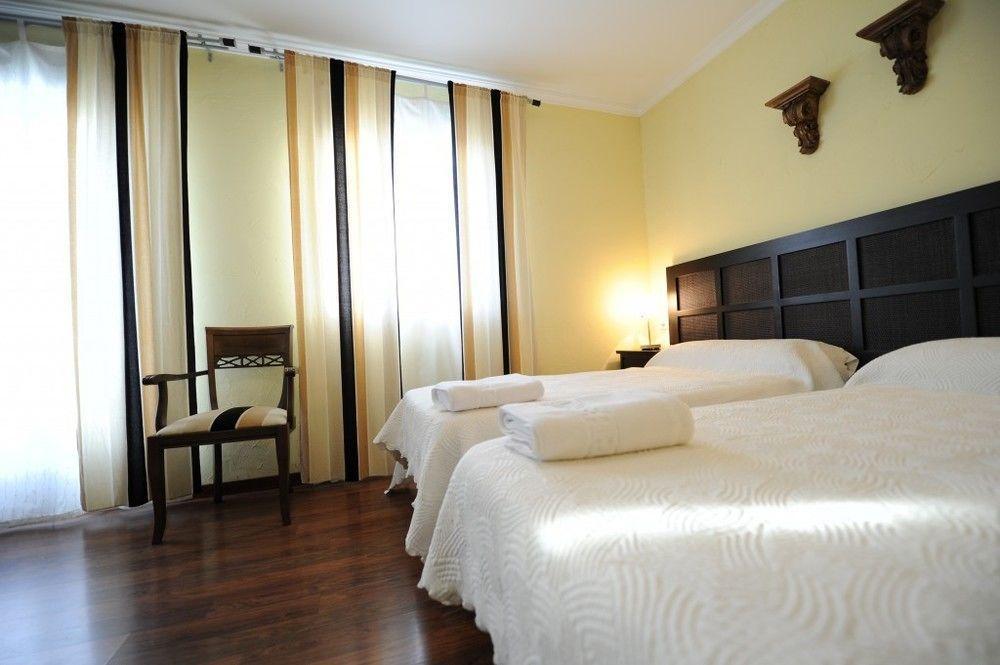 Hotel Montearoma Valverde del Camino Exterior photo