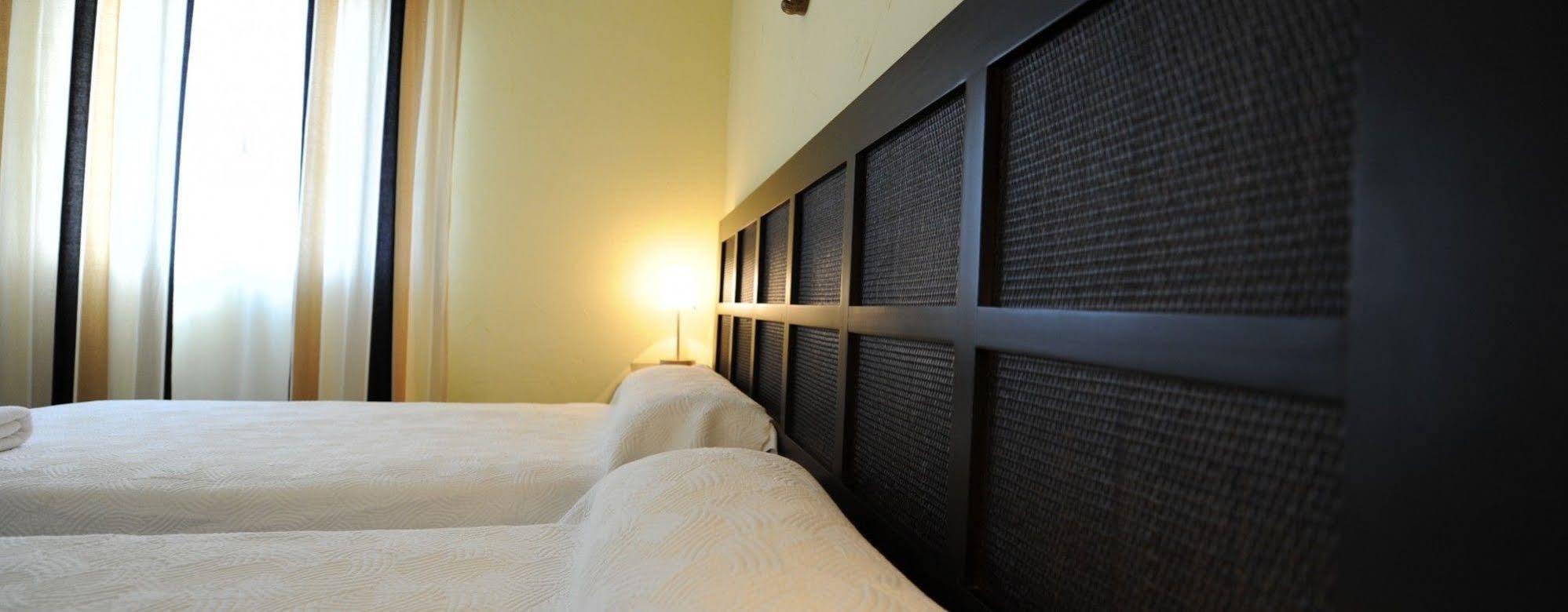 Hotel Montearoma Valverde del Camino Exterior photo